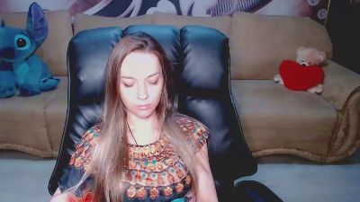 Lovellymalina live cam on Cam4