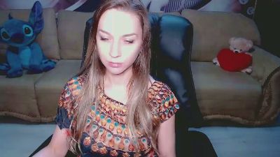 Lovellymalina live cam on Cam4