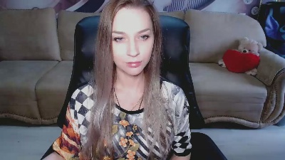 Lovellymalina live cam on Cam4