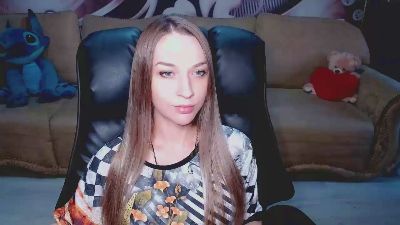 Lovellymalina live cam on Cam4