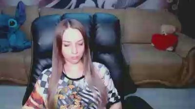 Lovellymalina live cam on Cam4