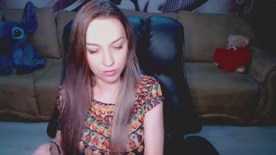 Lovellymalina live cam on Cam4