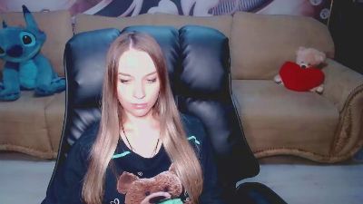 Lovellymalina live cam on Cam4