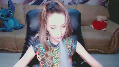 Lovellymalina live cam on Cam4