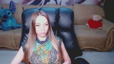 Lovellymalina live cam on Cam4
