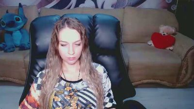 Lovellymalina live cam on Cam4