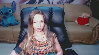 Lovellymalina live cam on Cam4