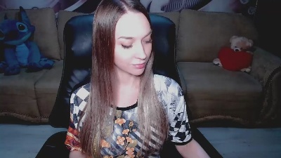Lovellymalina live cam on Cam4