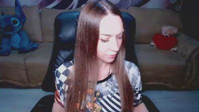 Lovellymalina live cam on Cam4