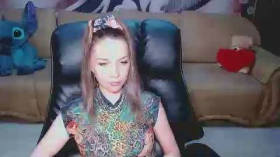 Lovellymalina live cam on Cam4