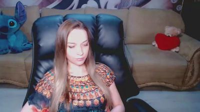 Lovellymalina live cam on Cam4