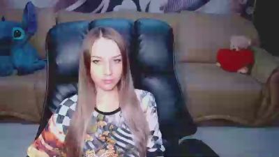 Lovellymalina live cam on Cam4