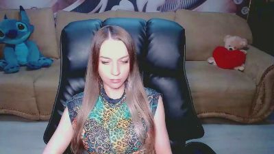 Lovellymalina live cam on Cam4