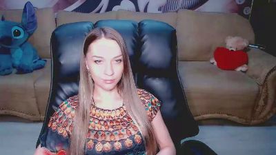 Lovellymalina live cam on Cam4