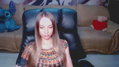 Lovellymalina live cam on Cam4