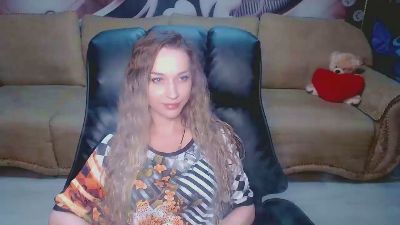 Lovellymalina live cam on Cam4