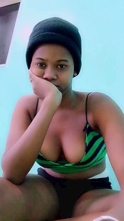 LovelyG live cam on Cam4