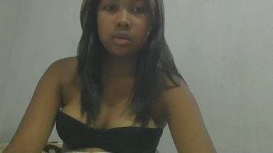 Lovely_Millah live cam on Cam4