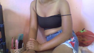 Lovely_Millah live cam on Cam4