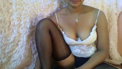 Lovely_Millah live cam on Cam4