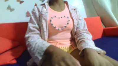 Lovely_one20 live cam on Cam4