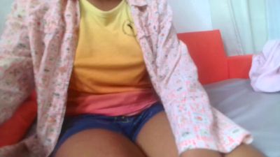 Lovely_one20 live cam on Cam4