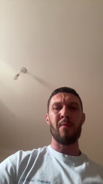 Lovelyluke live cam on Cam4