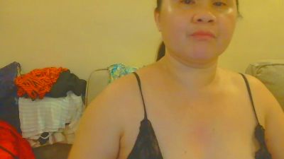Lovelynhing88 live cam on Cam4