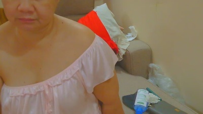 Lovelynhing88 live cam on Cam4