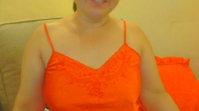 Lovelynhing88 live cam on Cam4