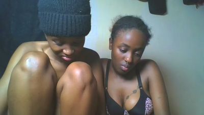 Loversoncam live cam on Cam4