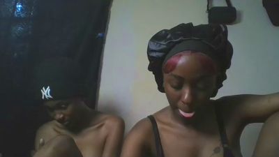 Loversoncam live cam on Cam4