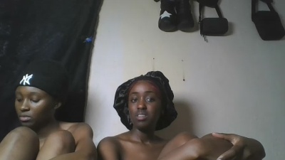 Loversoncam live cam on Cam4