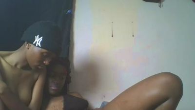 Loversoncam live cam on Cam4