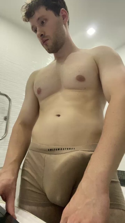 Loves_buny live cam on Cam4