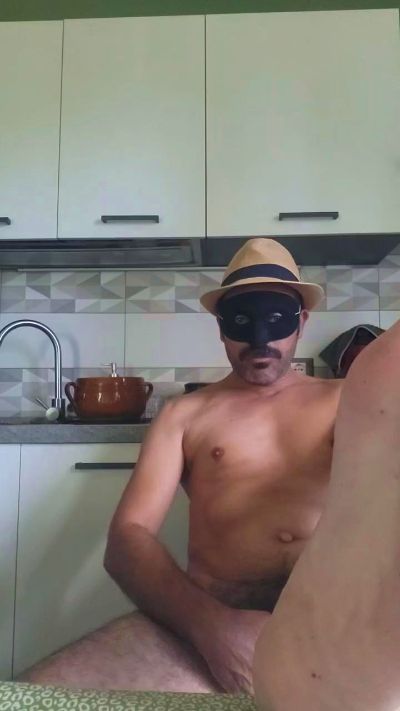 Lovettoooo79 live cam on Cam4