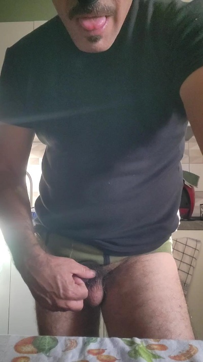 Lovettoooo79 live cam on Cam4