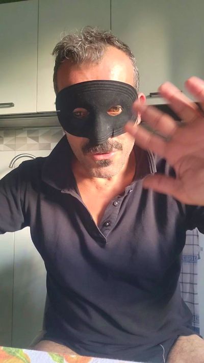 Lovettoooo79 live cam on Cam4