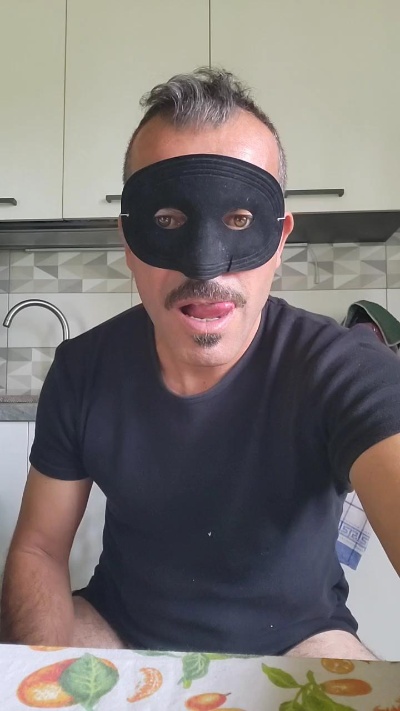Lovettoooo79 live cam on Cam4
