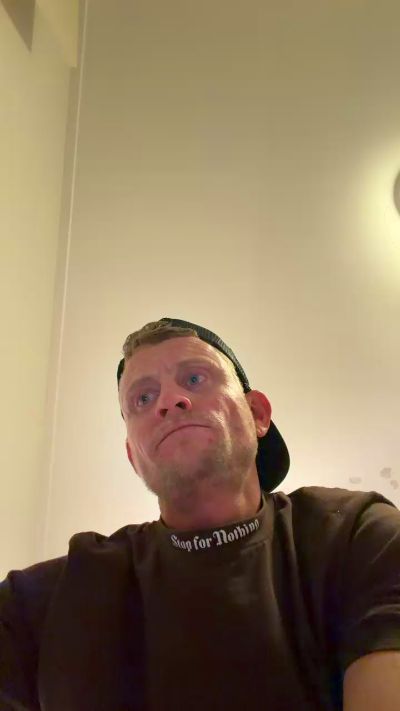 Lovingass420 live cam on Cam4