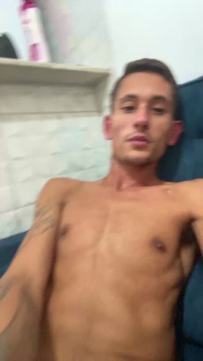 Lu01c live cam on Cam4