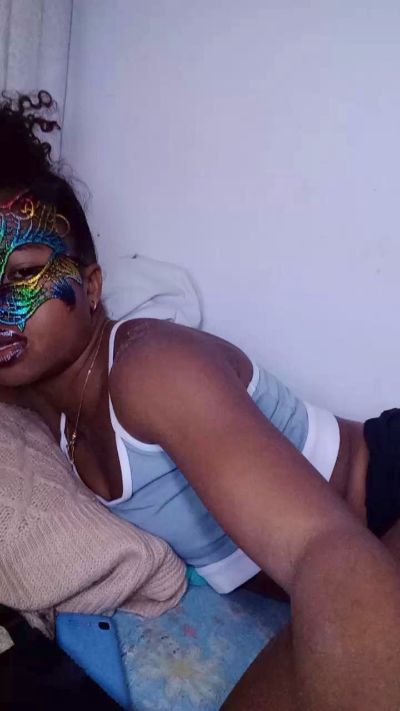 Lu_nah live cam on Cam4