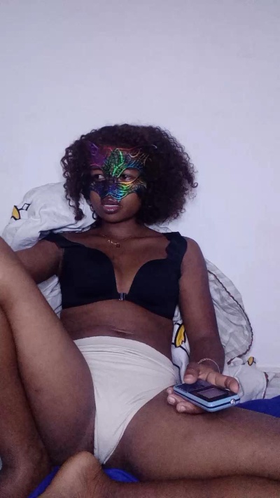Lu_nah live cam on Cam4