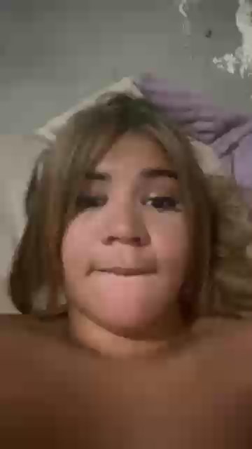 Luaaszz8 live cam on Cam4