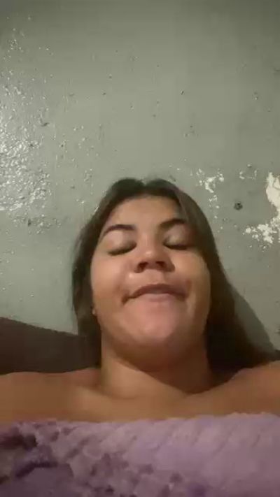 Luaaszz8 live cam on Cam4