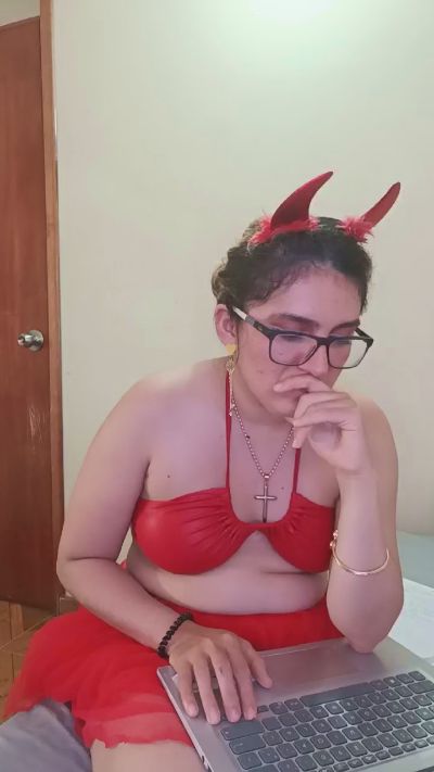 Luana363 live cam on Cam4