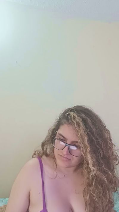 Luana363 live cam on Cam4