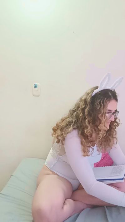 Luana363 live cam on Cam4