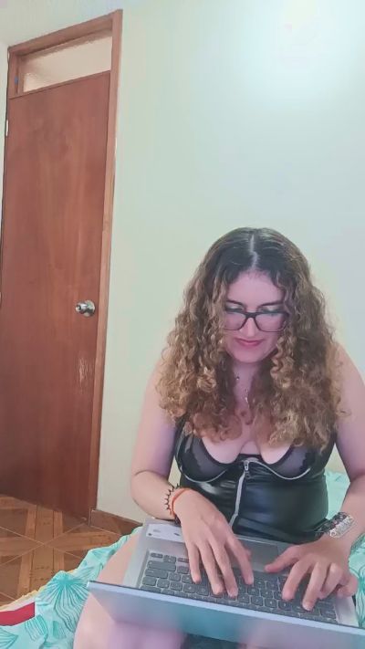 Luana363 live cam on Cam4