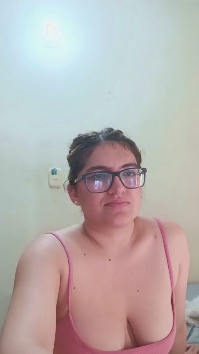 Luana363 live cam on Cam4